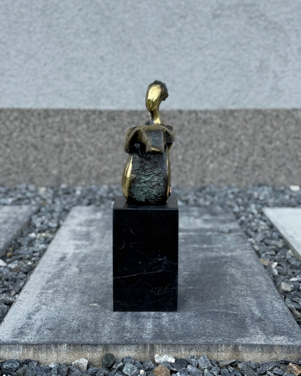 Moderní leštěná bronzová socha Žena luxusní dekorace mramor - 3