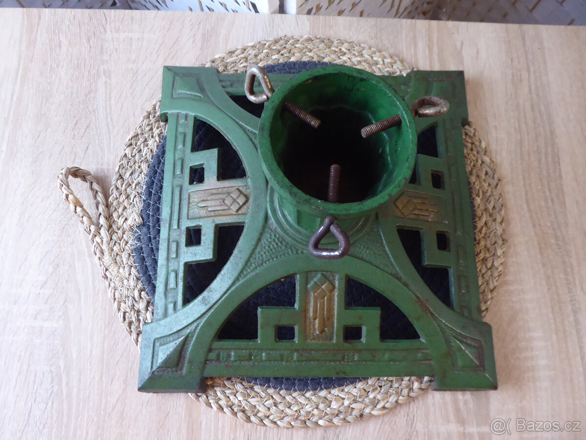 Litinový stojan na vánoční stromek - 3