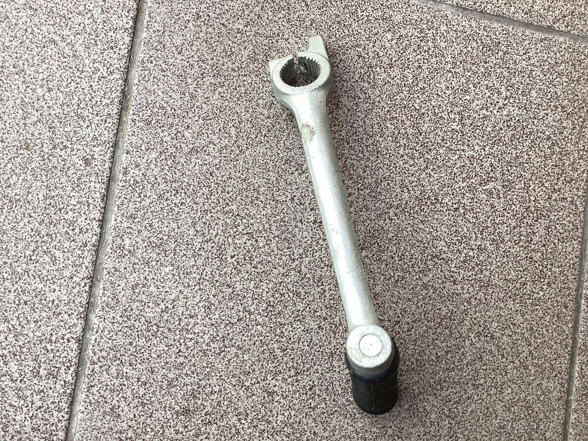 Startovací a řadící páka - 3