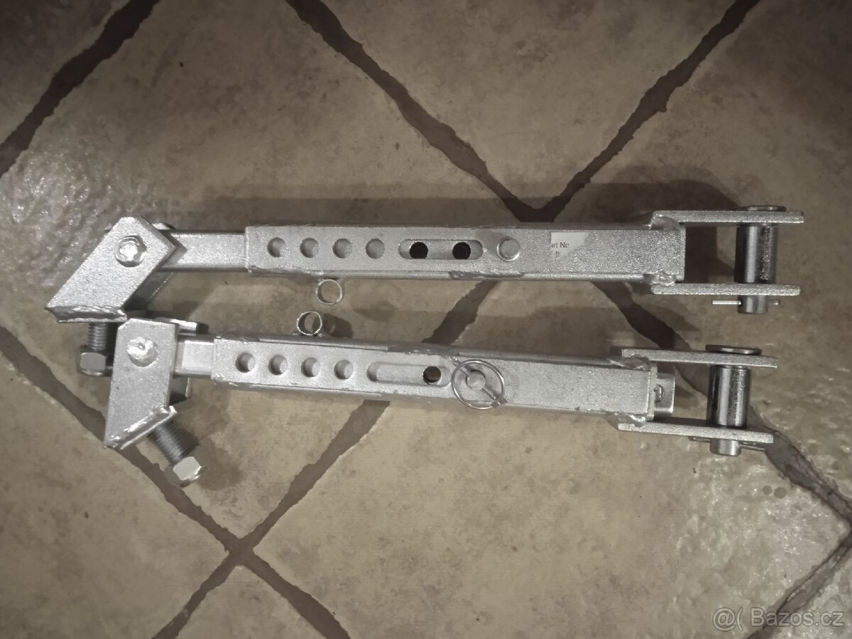 Prodám sponovaky ramen Zetor URI Major - 3