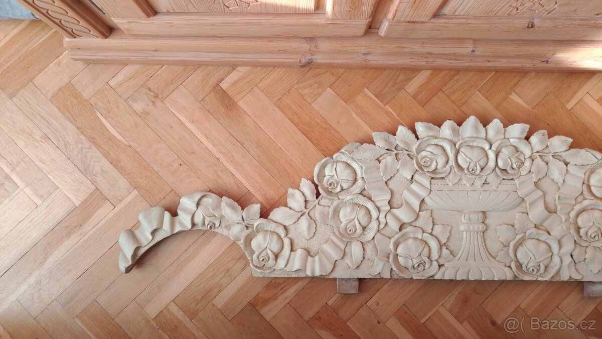 Dřevěná ozdobná starožitná řezba na nábytek - 3
