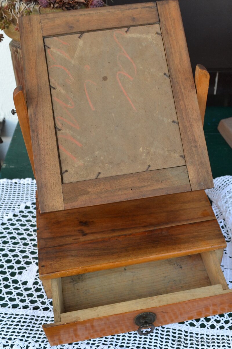 Starožitná toaletka - 3