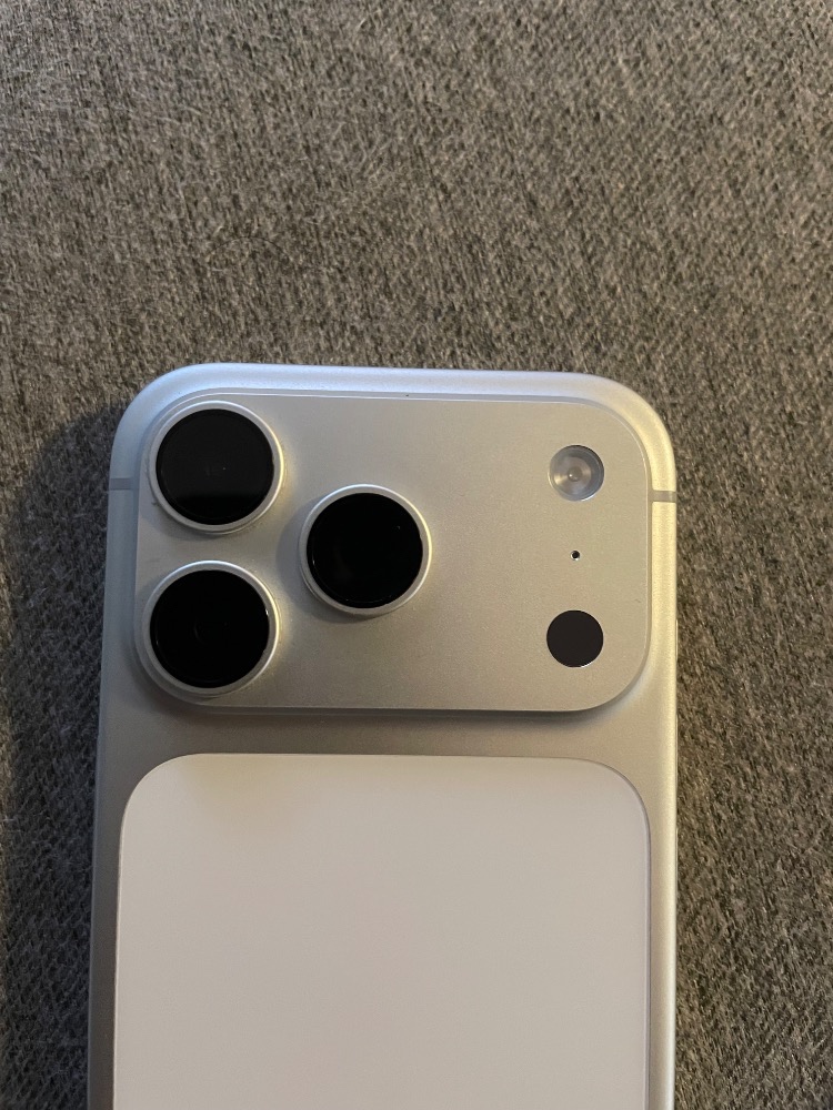 Iphone 17pro - 3