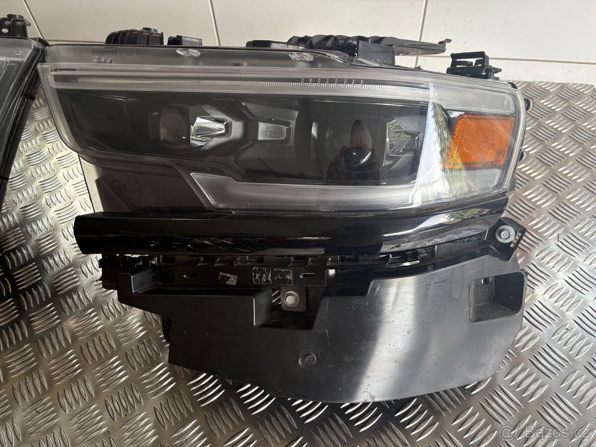Světla RAM 1500 DT - 3