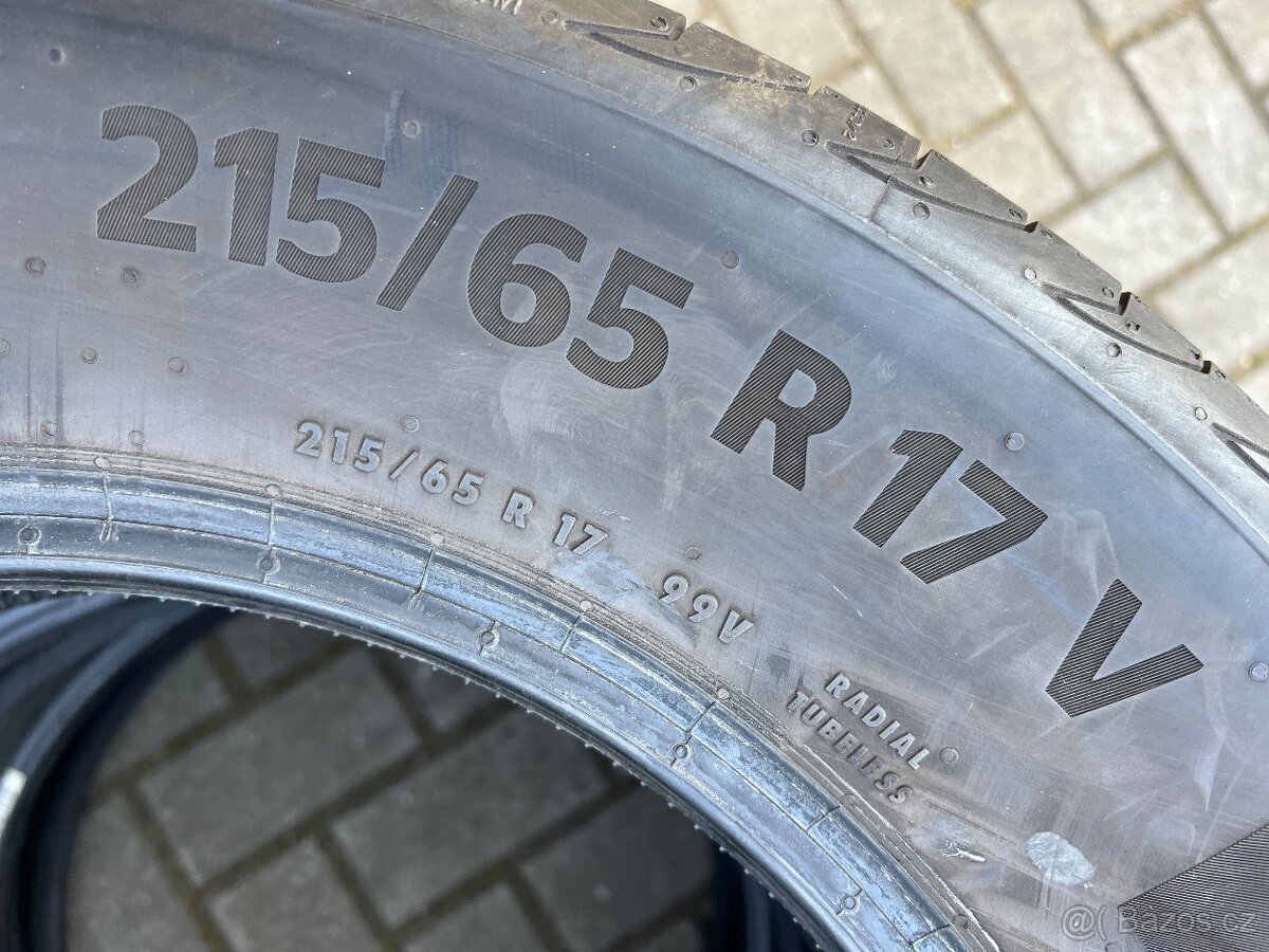 Pneu 215/65 R17 - 3