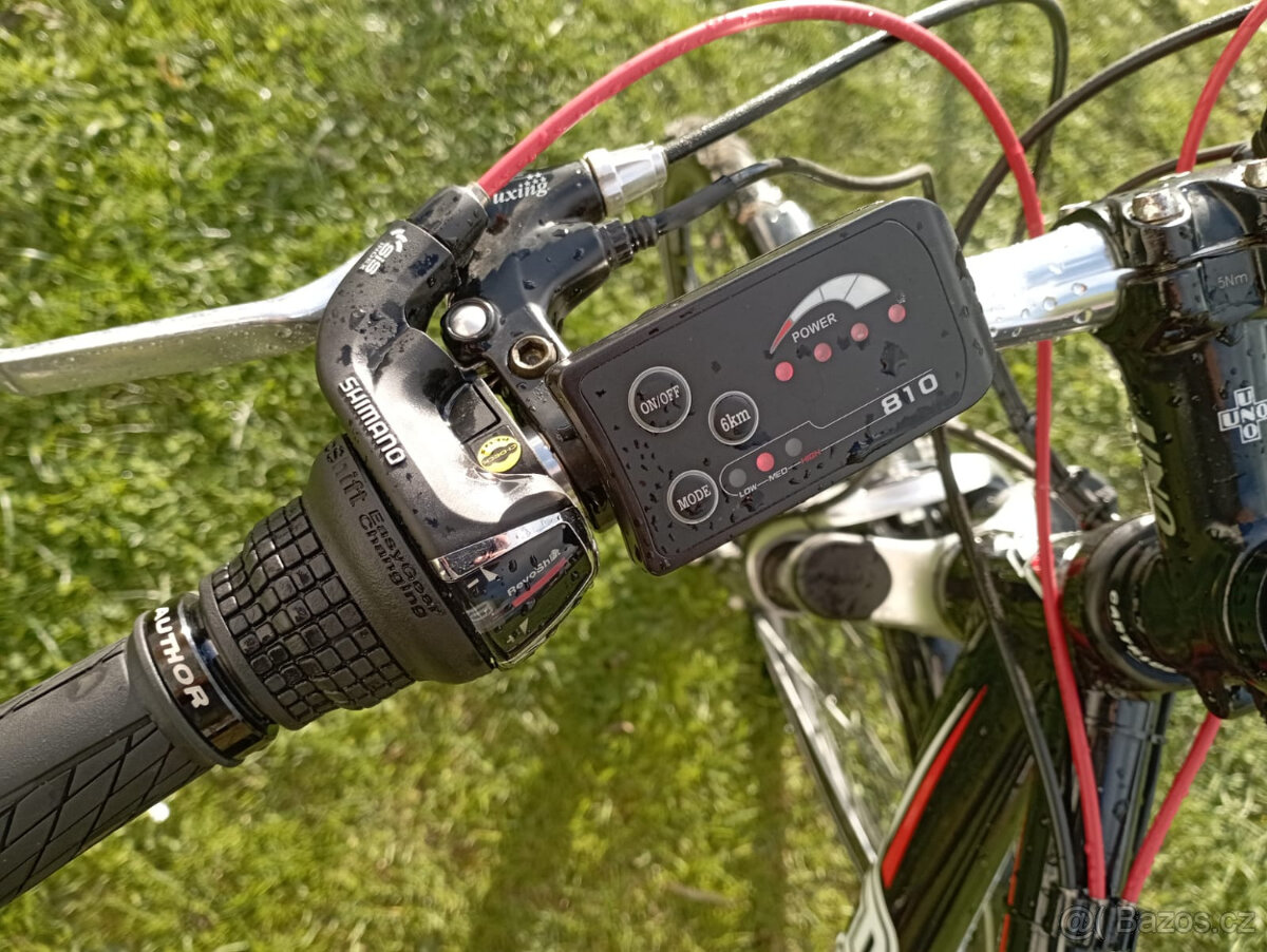 Trekové elektrokolo Force - 3