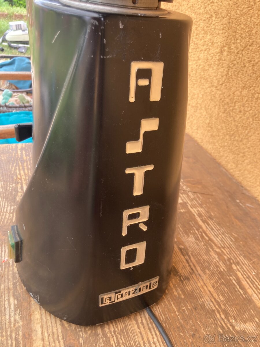 Mlýnek na kávu La Spaziale Astro 8 - profi - 3
