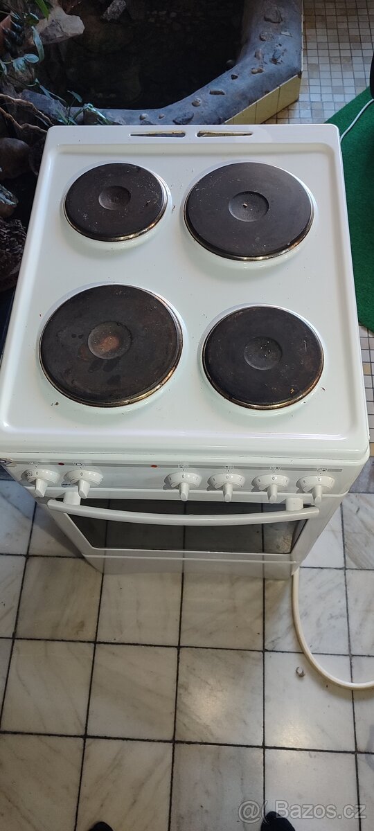 Mora elektrický sporák - 3