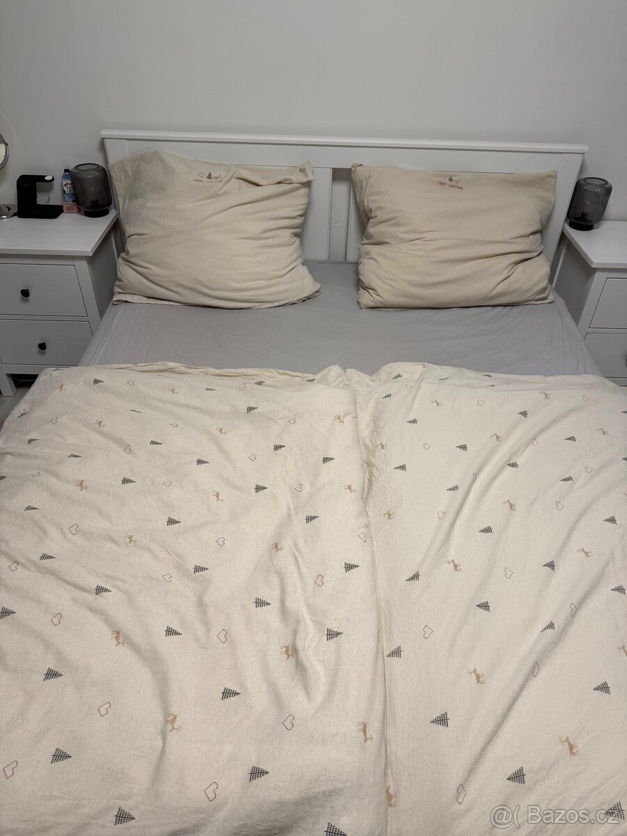 Postel, dva noční stolky, dva úložné prostory, matrace - 3