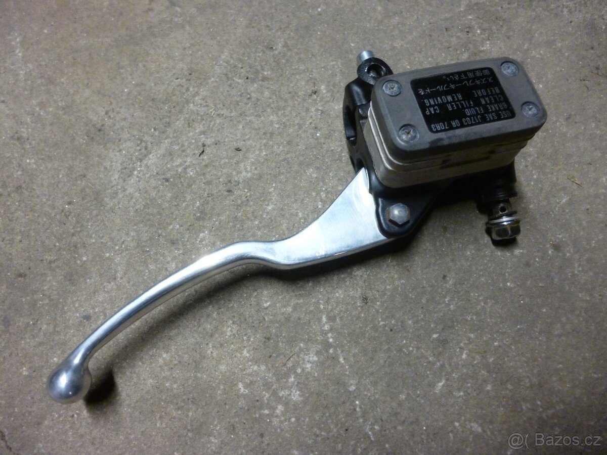 Suzuki GS 1100 G. Přední brzdová pumpa. od 1980 - 3