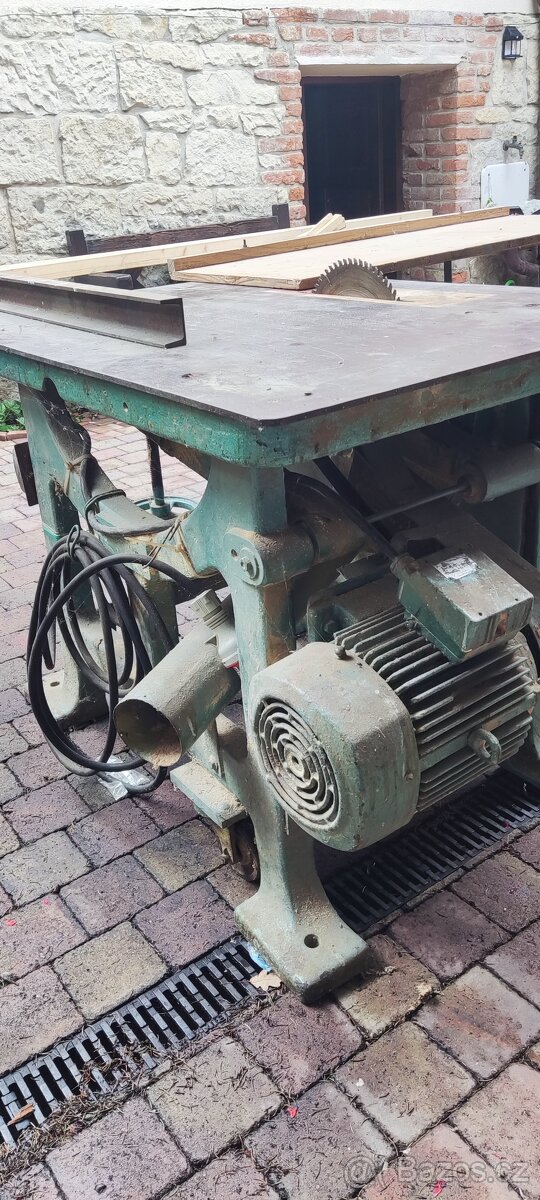 Masivní stolní pila s pravítkem a pojezdem - 3