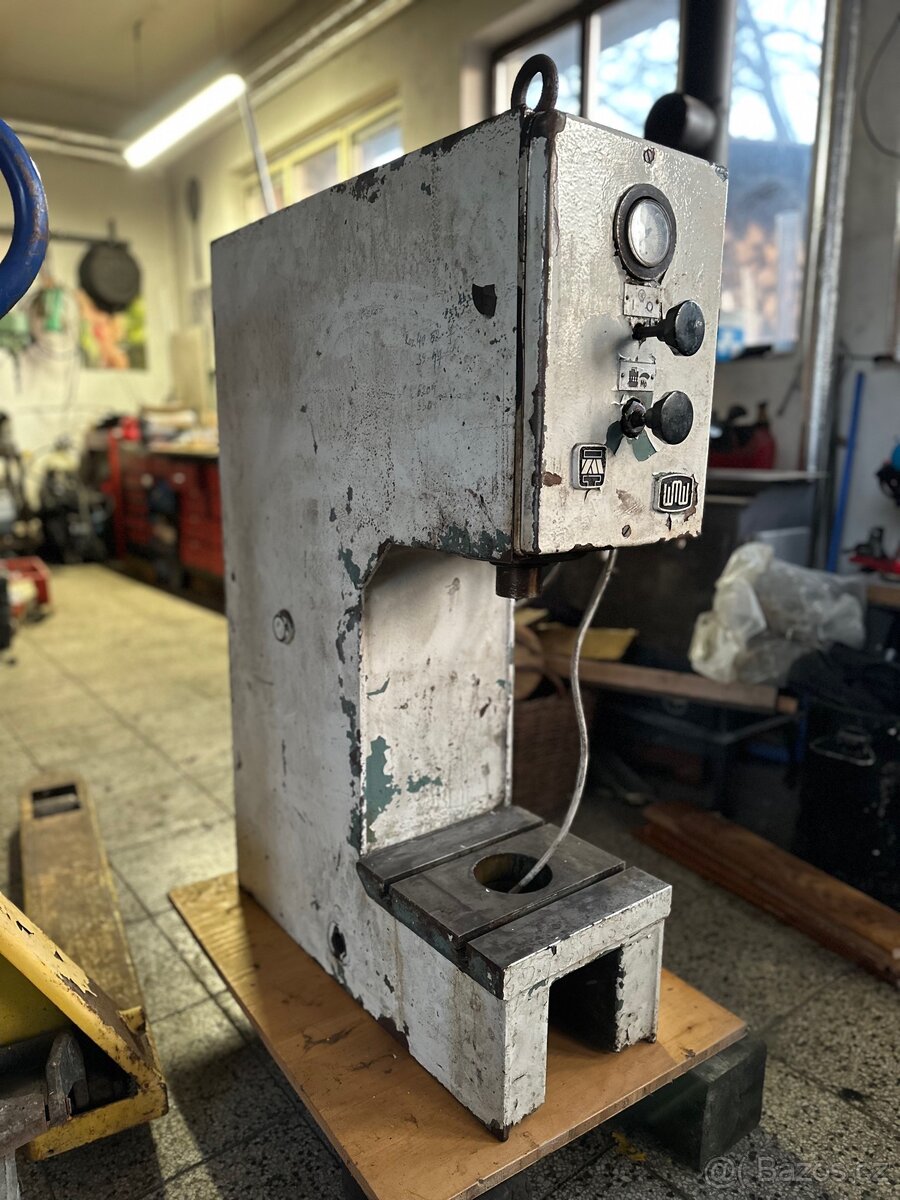 Hydraulický lis - 3