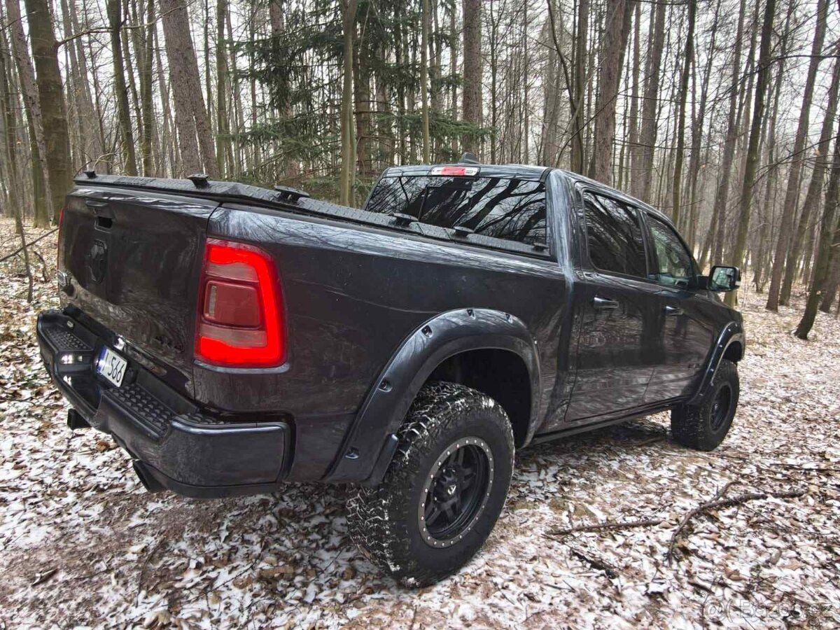 Predám hardtop na Dodge Ram 1500 4 a 5 generacie - 3