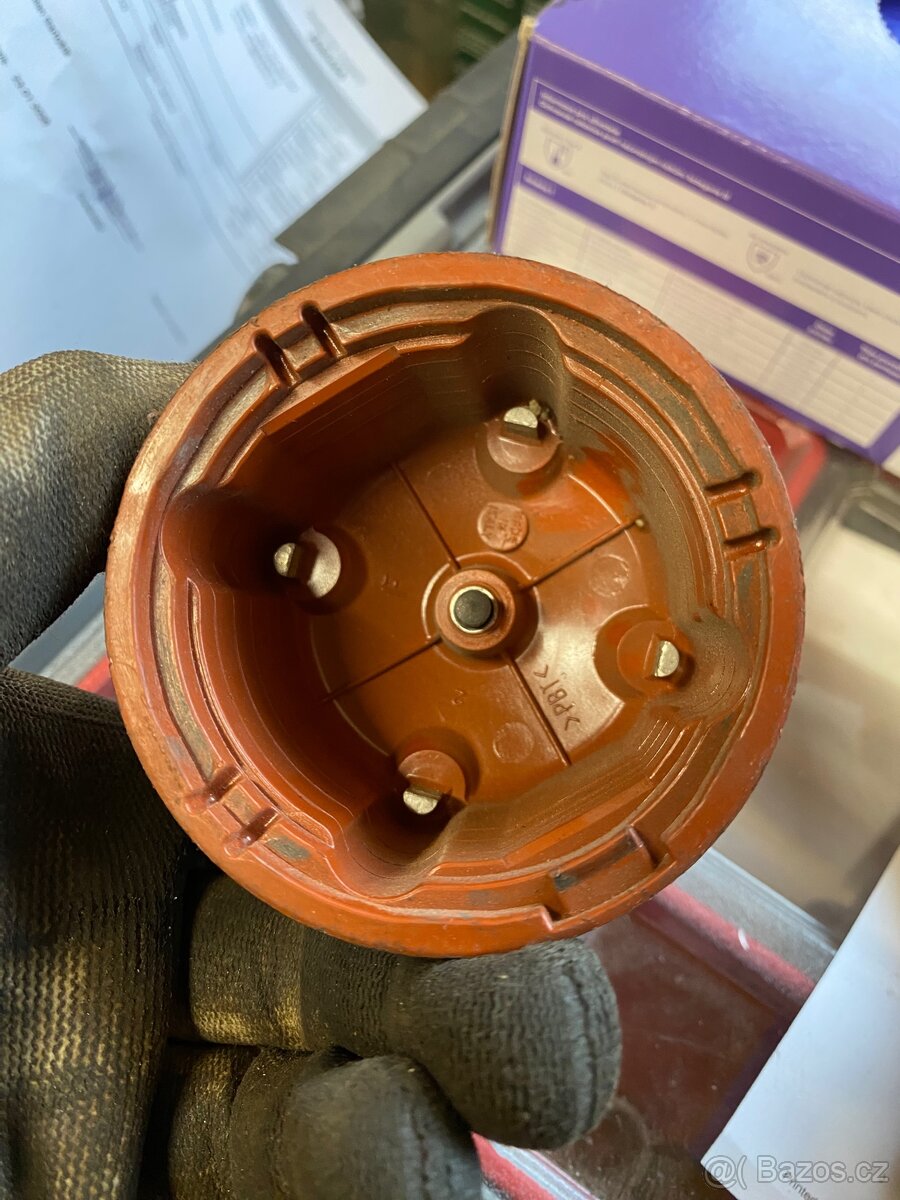 Víko rozdělovače - 3