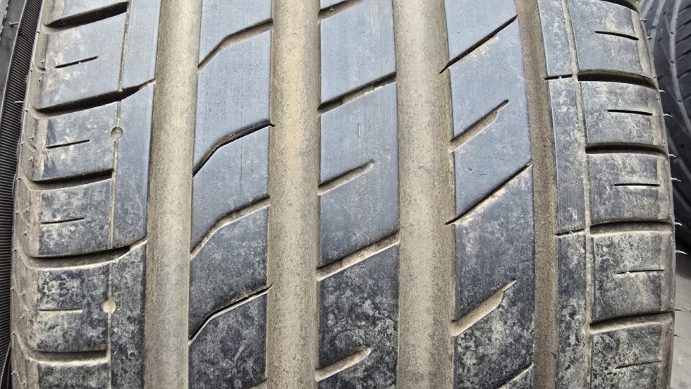 Letní pneu 235/45/17 Nexen - 3