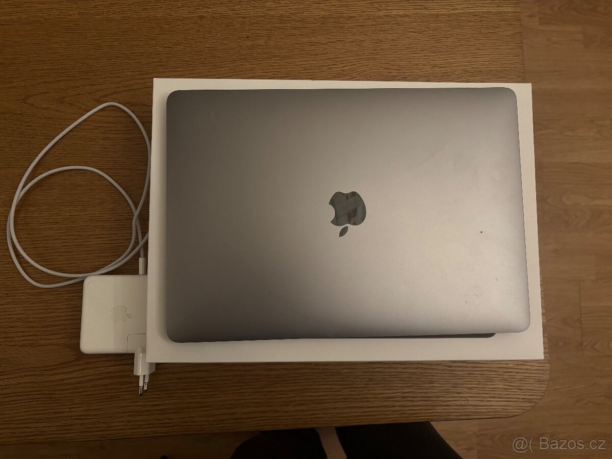 Apple MacBook Pro 13,3" M1 (r. 2022) - 3