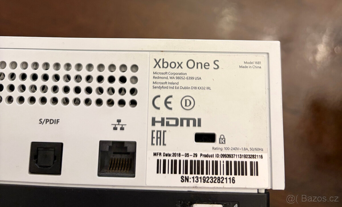 Xbox One S - 3