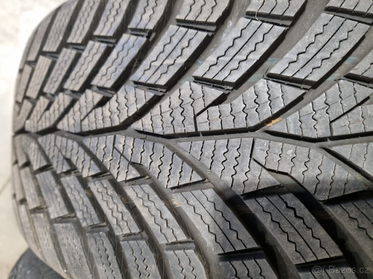 215/45R17 Continental Zimní pneu - 3