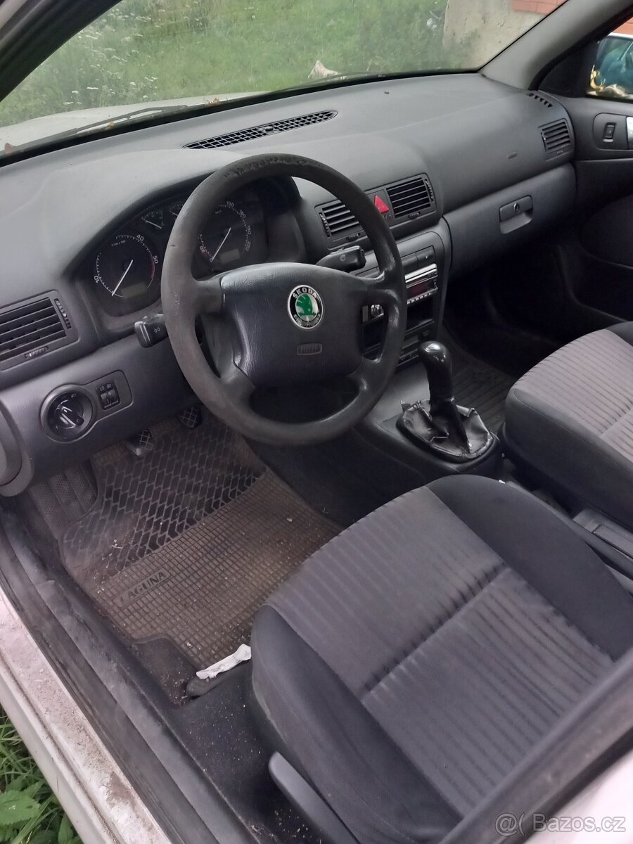 Škoda Octavia bílá ND - 3