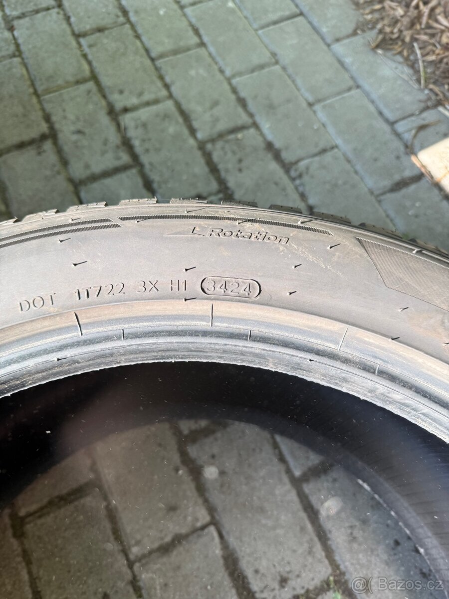 275/45R21 110V - 3