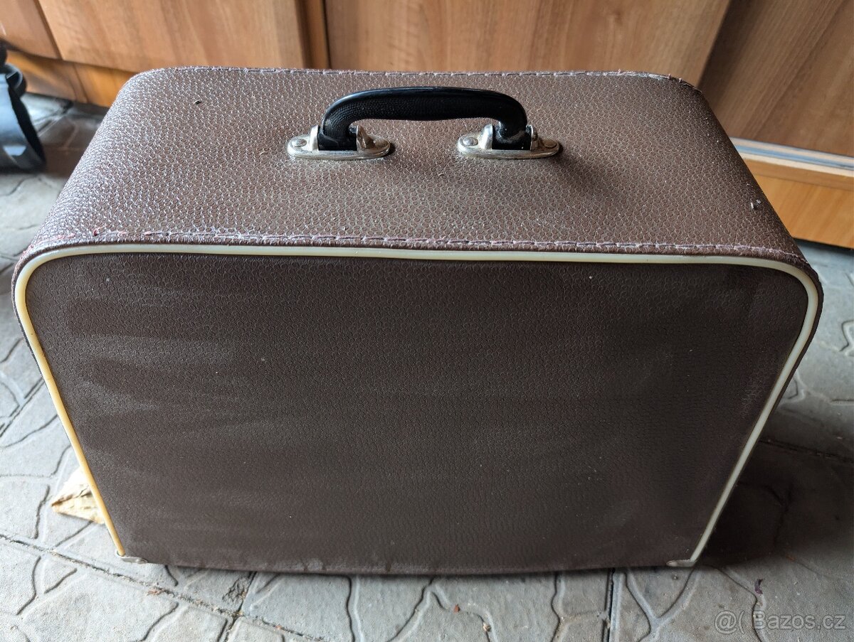 Prodám šicí stroj Lucznik tur2 - 3