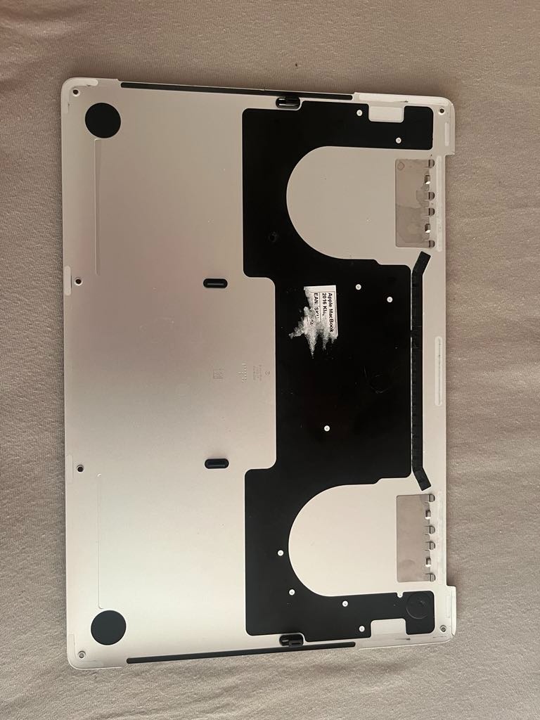 Macbook pro 13 2016 A1706 spodní kryt - 3