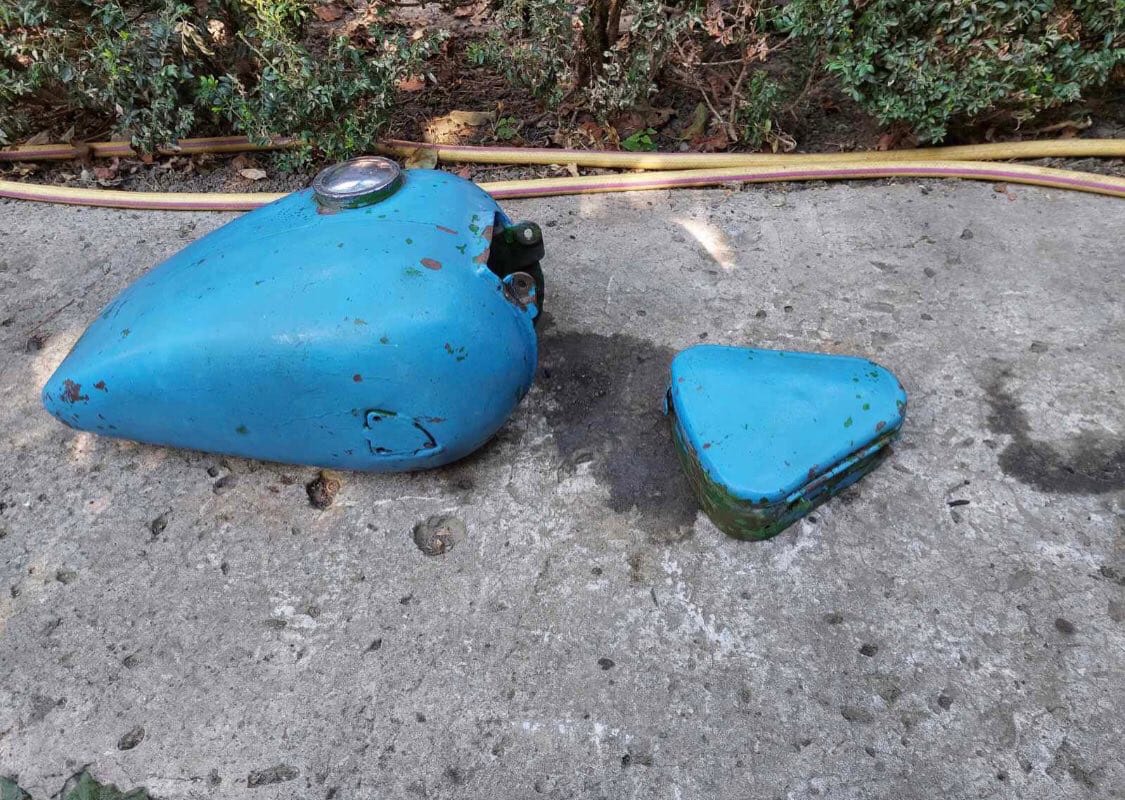 Nádrž víko nádrže kastlík IŽ 350 IŽ 49 DKW - 3