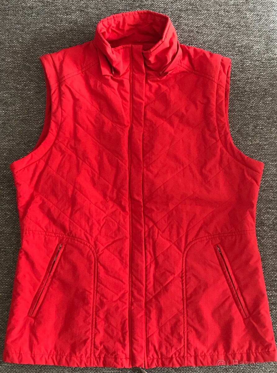 Dámská červená vánoční prošívaná bunda s kapucí vel. S/3 - 3