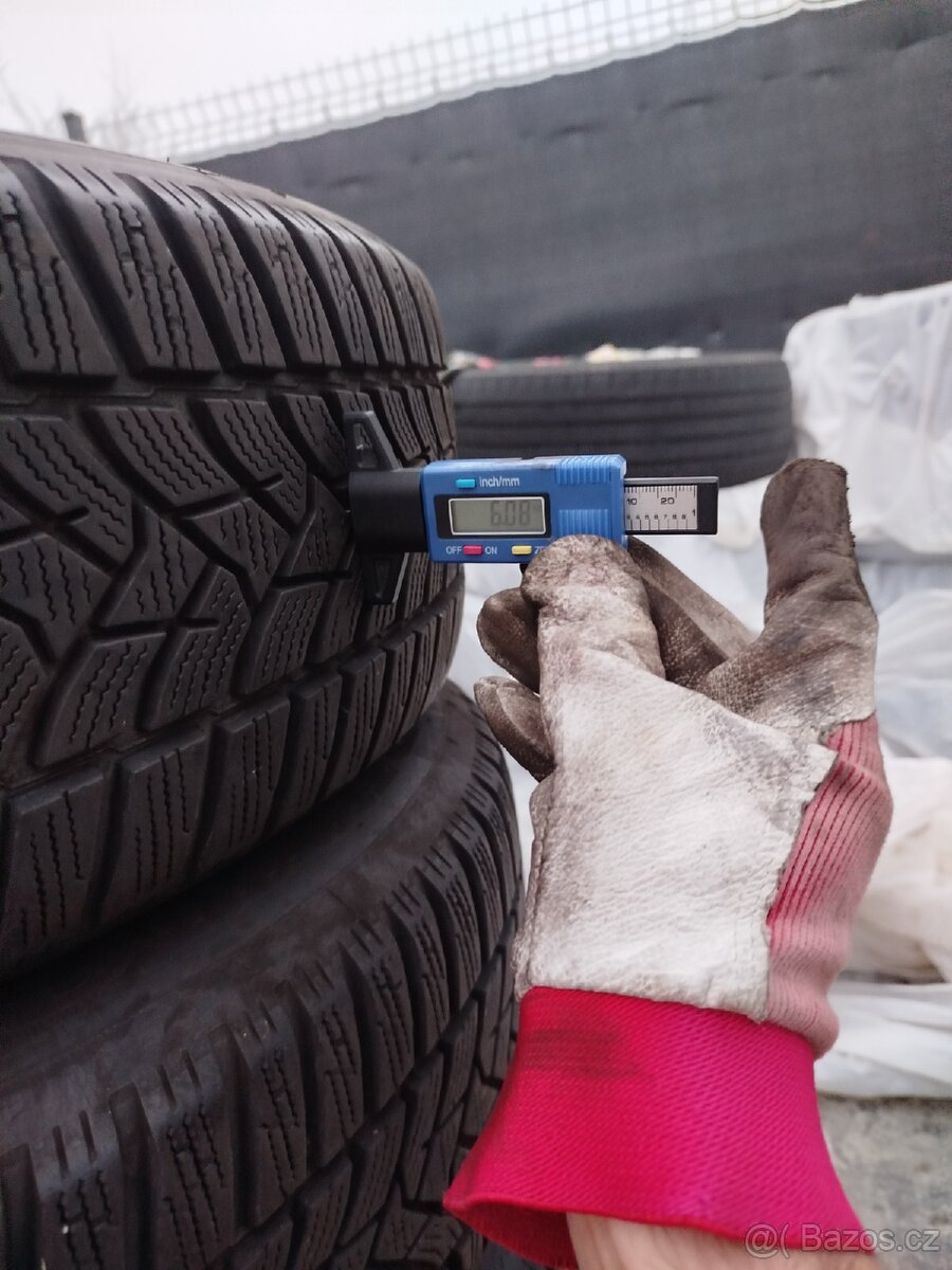 Prodám ALU VW s pneu 215/60/16 - 3