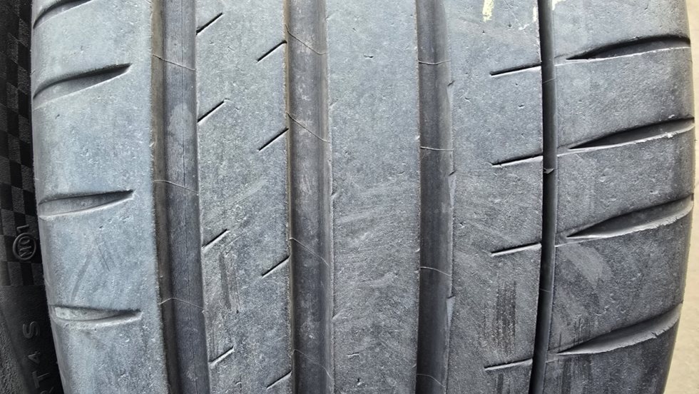 Letní pneumatiky 245/35/20 Michelin - 3