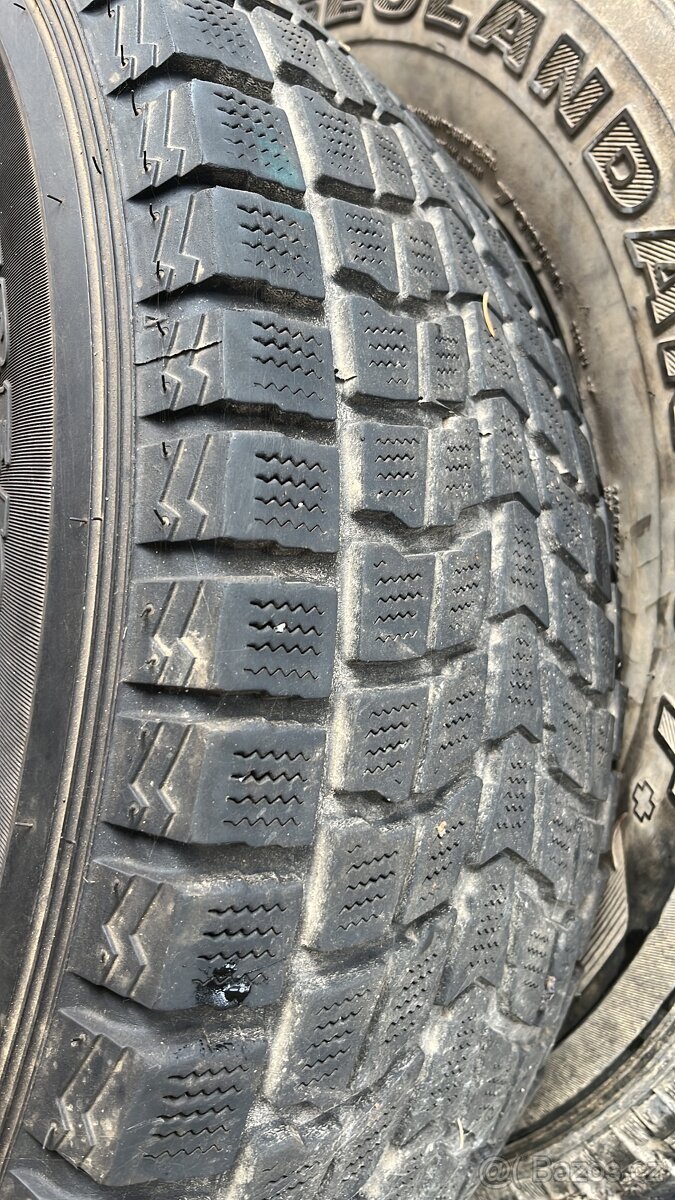 Pneu Land cruiser 275/70 R16 - 3
