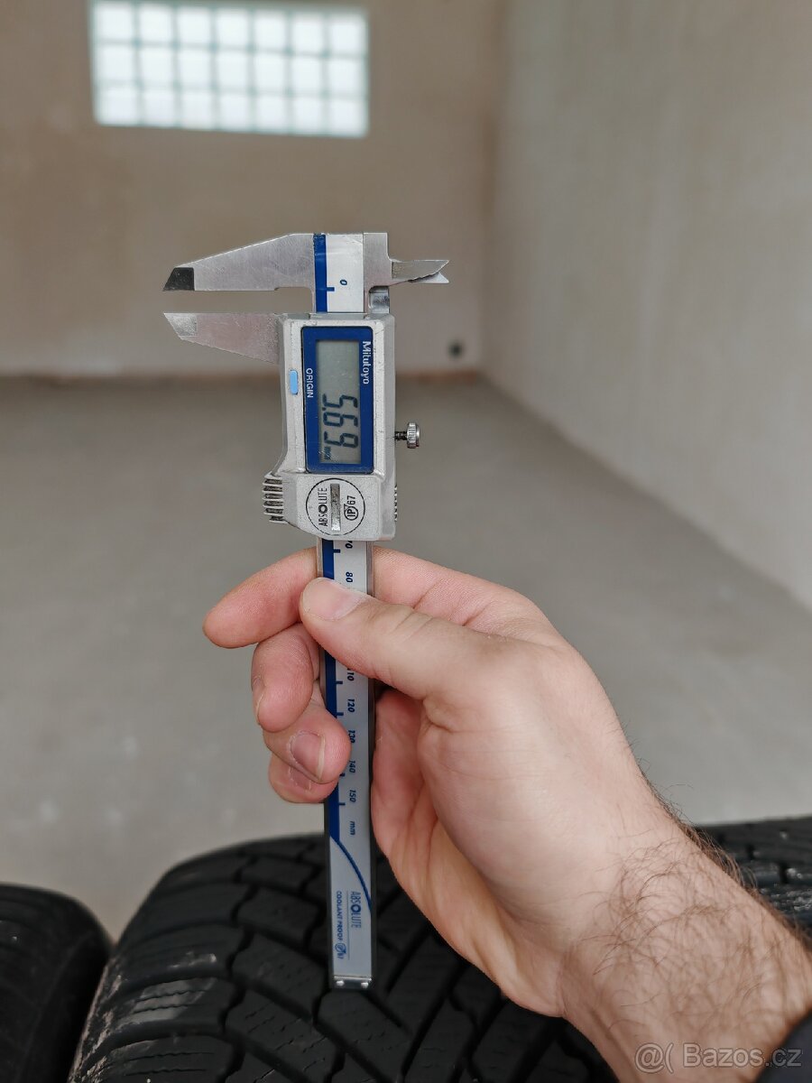 Continental 215/55/16 - 3