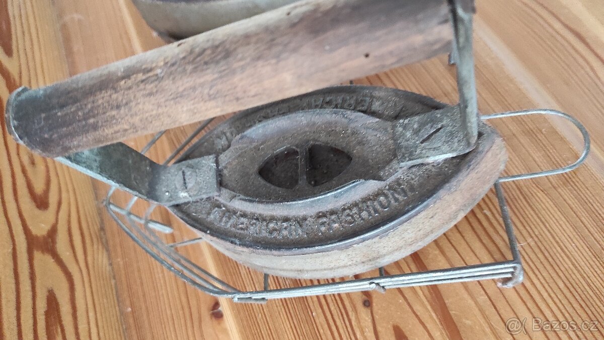 Staré žehličky - 3