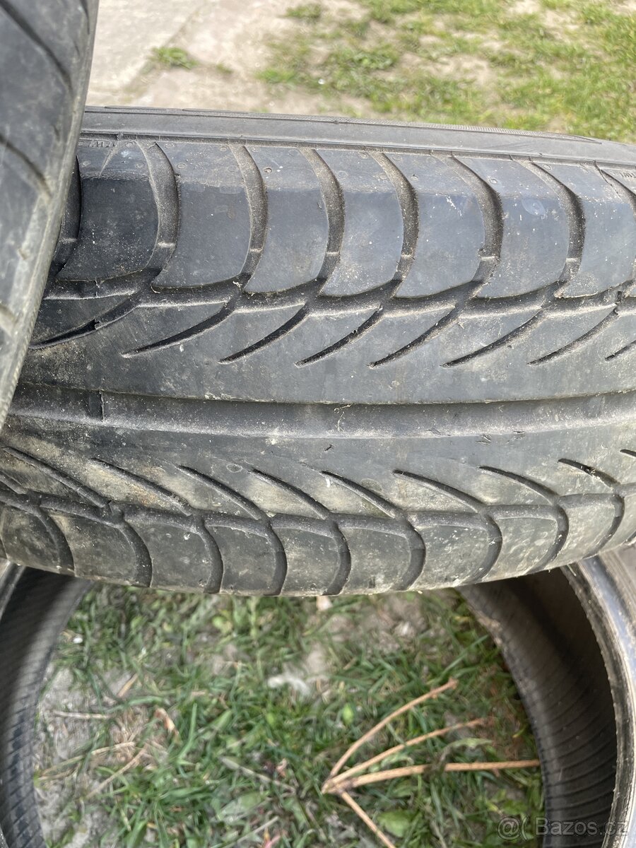 Pneu 195/65 r15 - 3