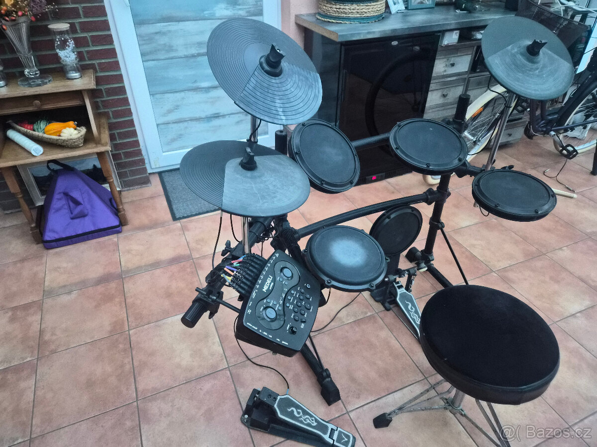 Prodám elektroické bicí - 3