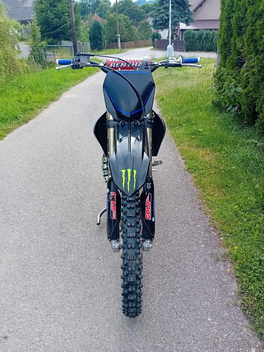 Yamaha YZ 125