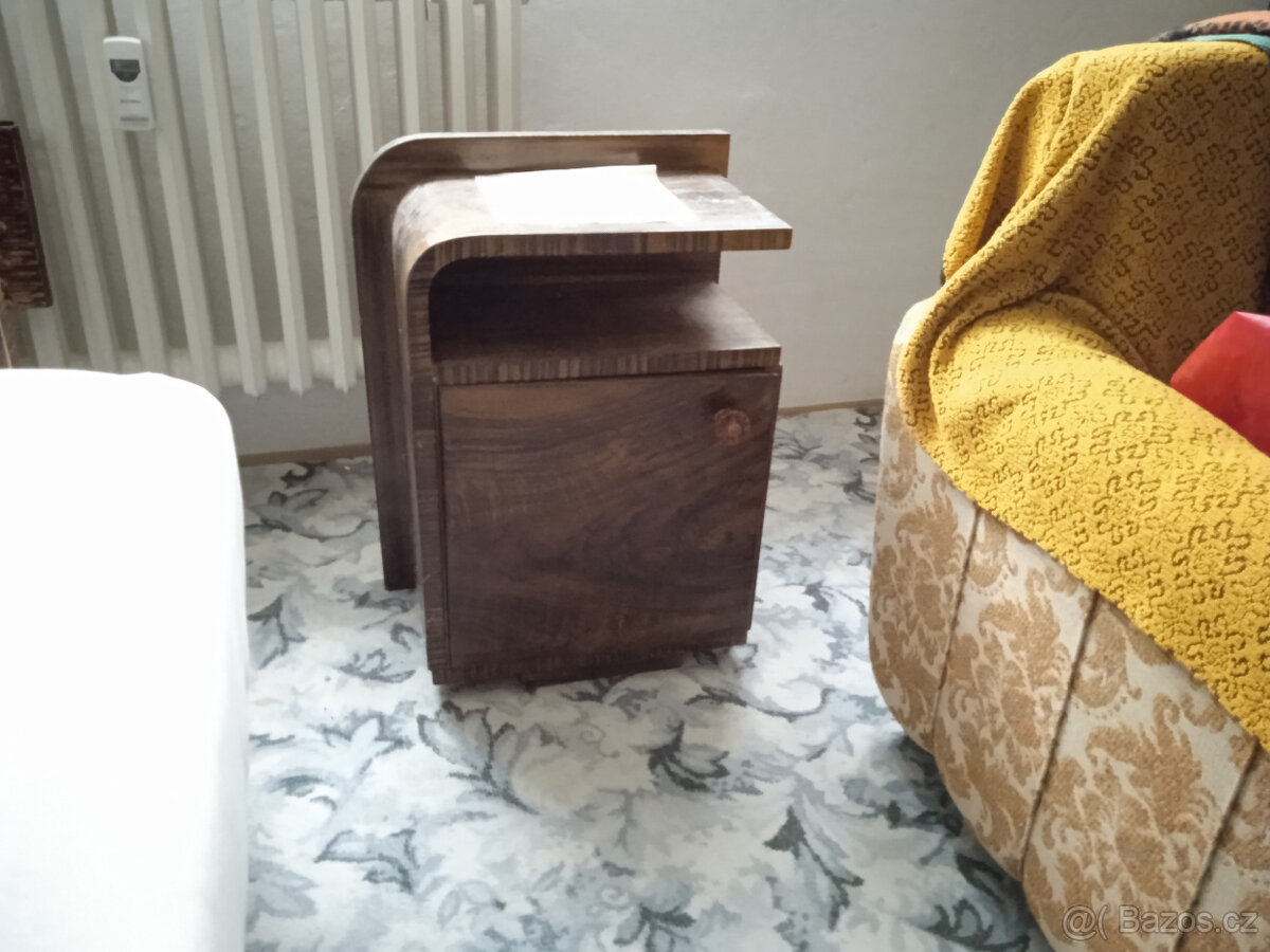 Starý nábytek - 3