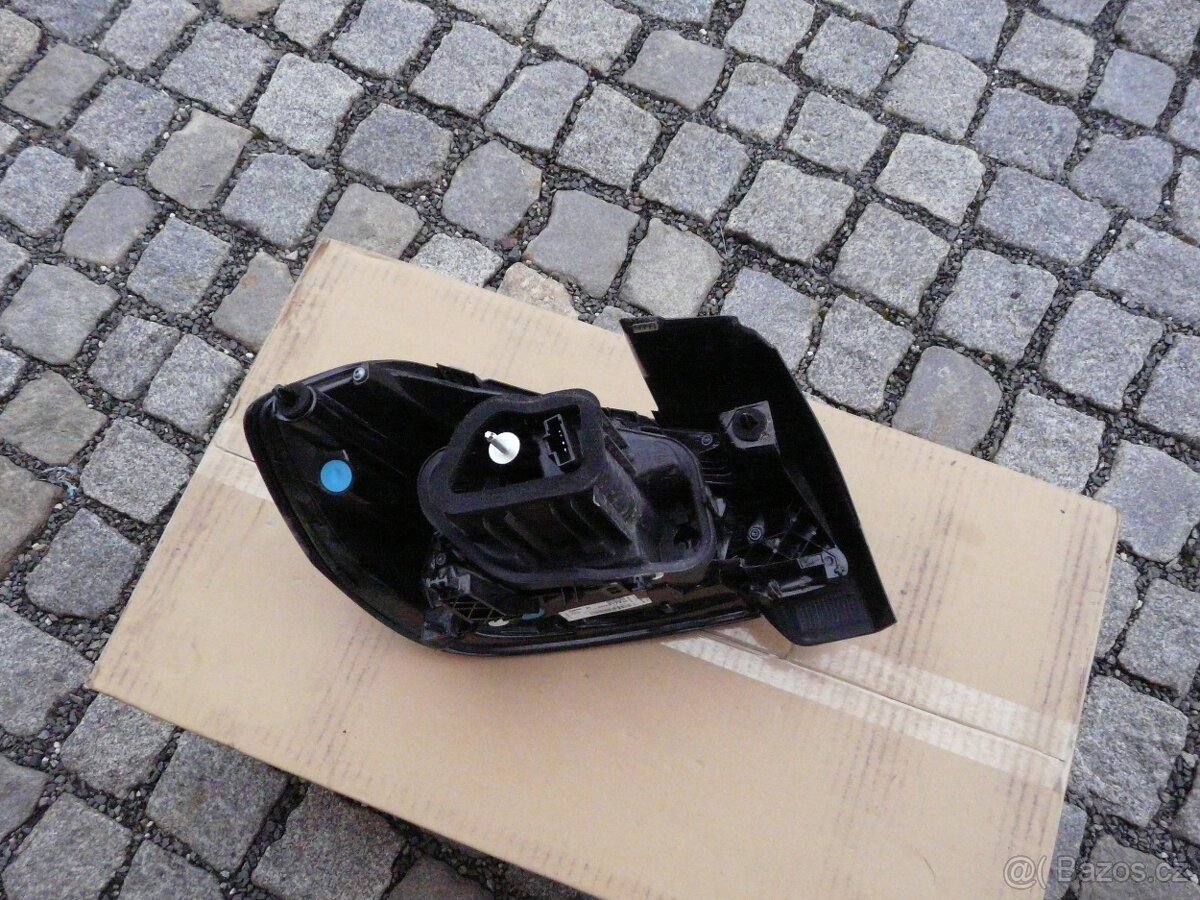 OPEL CORSA F ZADNÍ PRAVÉ SVĚTLO - 3