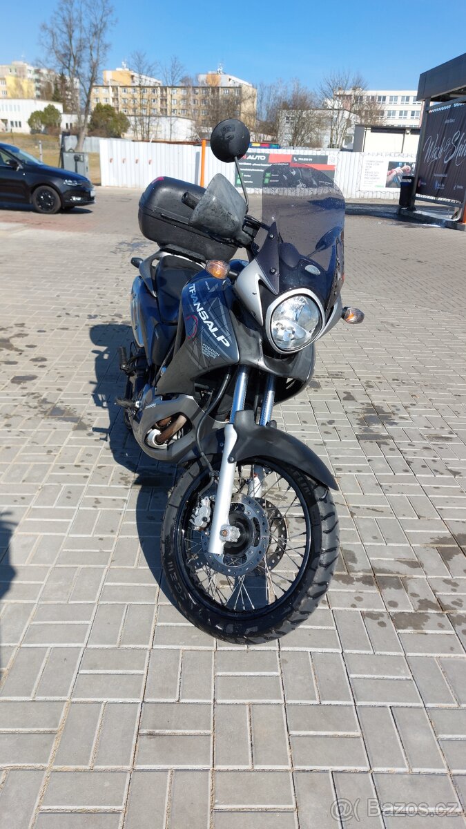 Honda Transalp 700, rok 2008 - 3