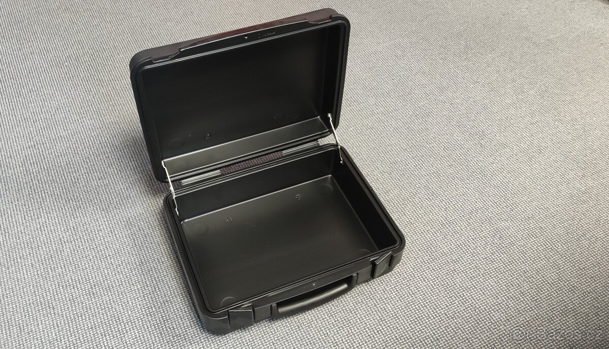 Plastový kufr Megabag 4 000 - 3