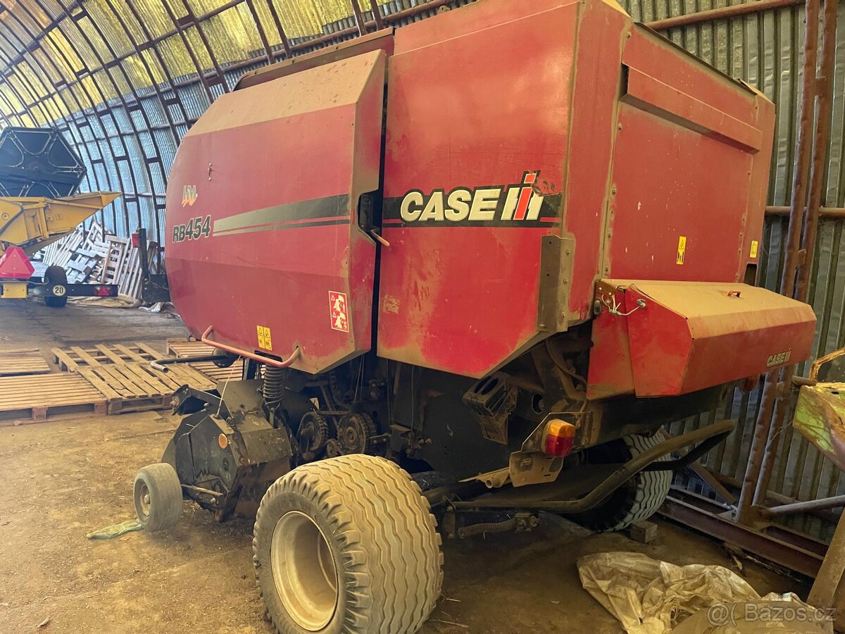 Lis na kulaté balíky CASE RB 454 - 3