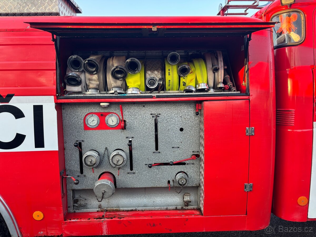 Tatra 148 CAS 32 - 3