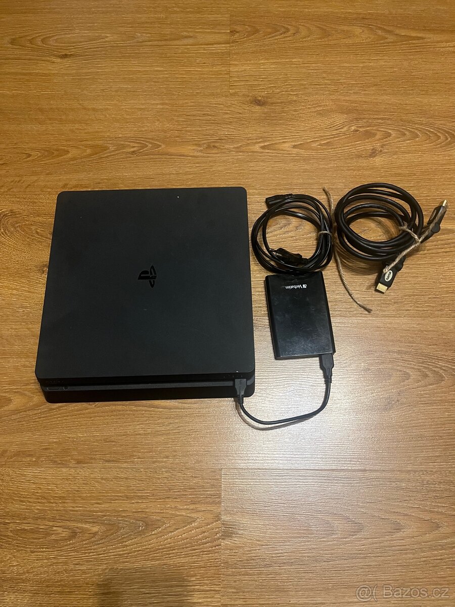 Playstation 4 Slim - 3