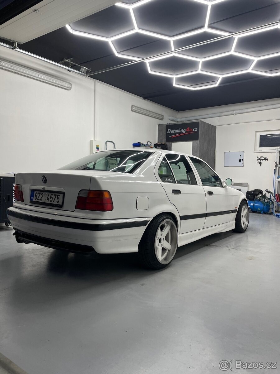 bmw e36 318i - 3