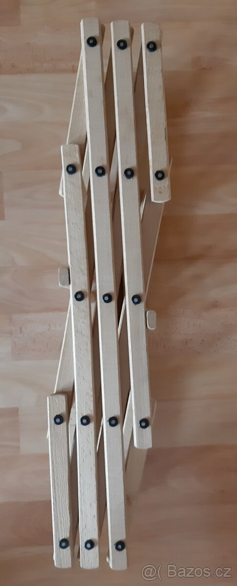 Dřevěný stojan na víno - 3