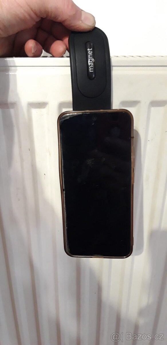 Magnetický držák do auta. - 3