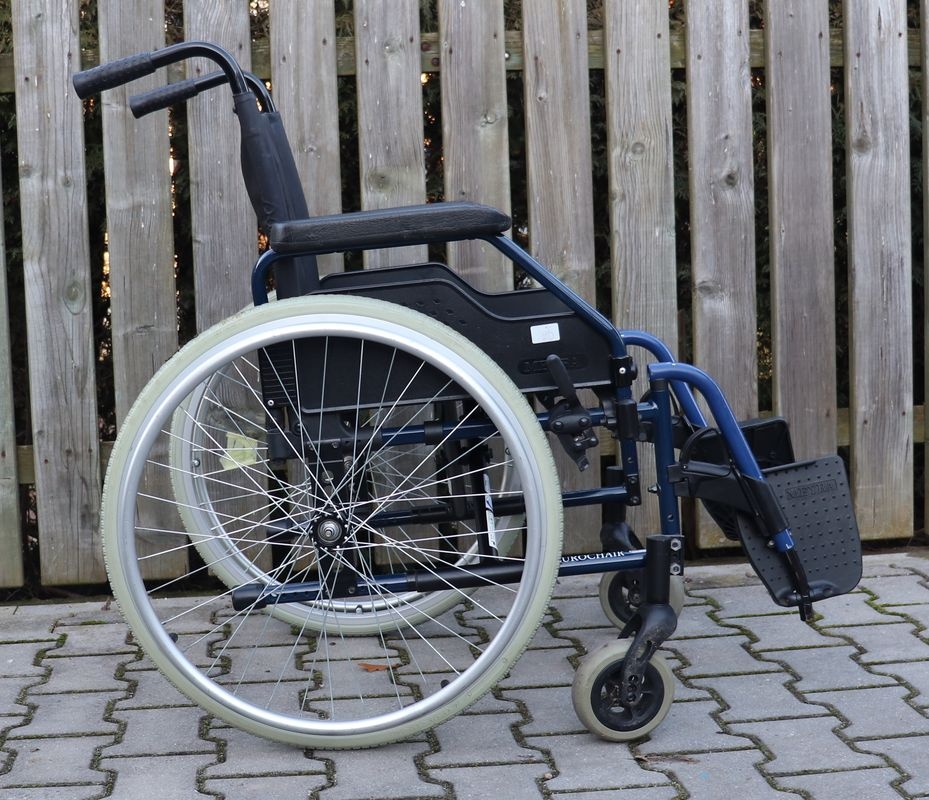 074-Mechanický invalidní vozík Meyra. - 3