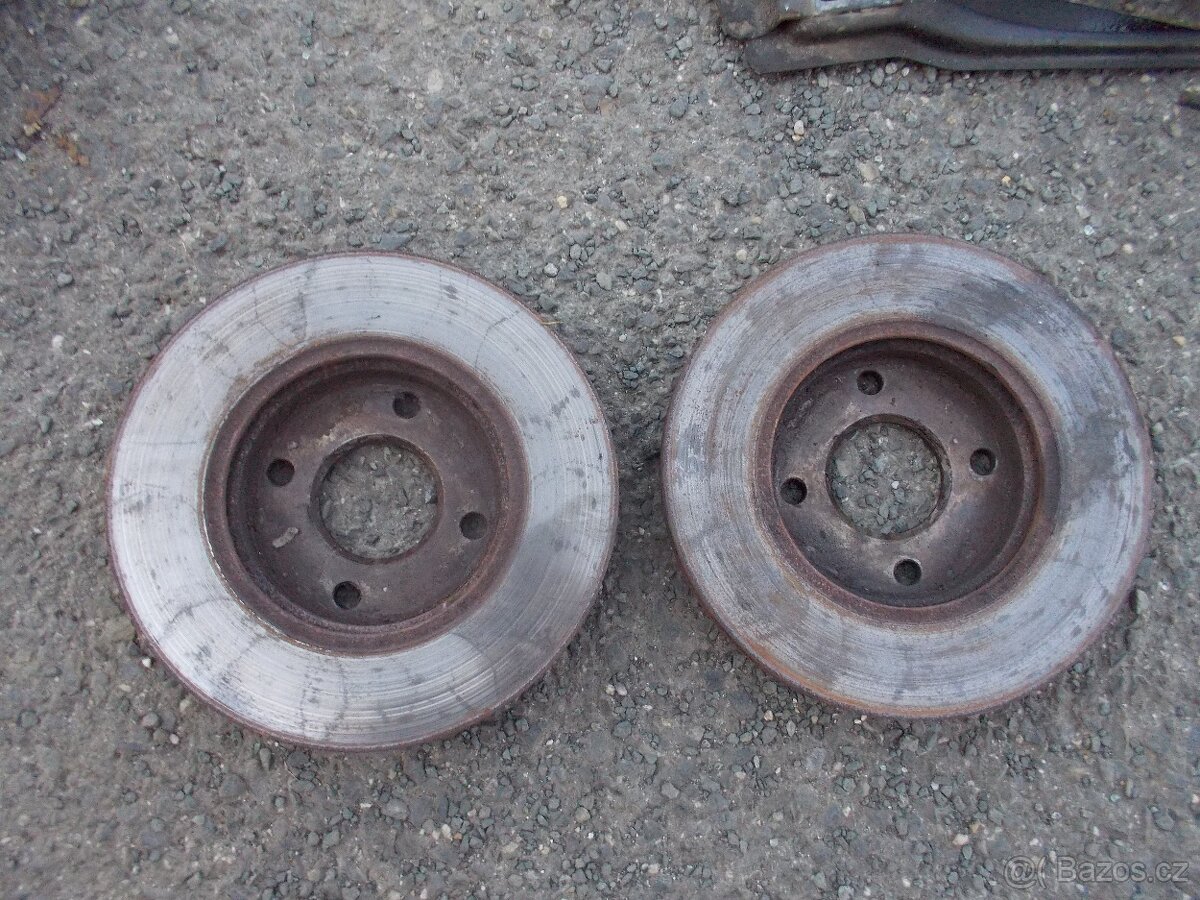 Díly podvozku Ford Fusion 1.6 74kw - 3