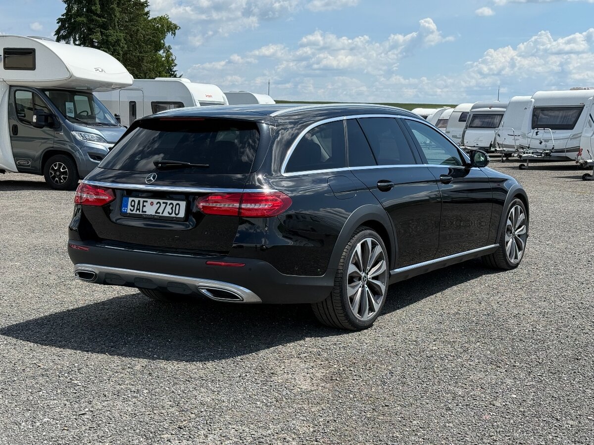 Mercedes-Benz Třídy E, 220 d 4MATIC AllTerrain - 3