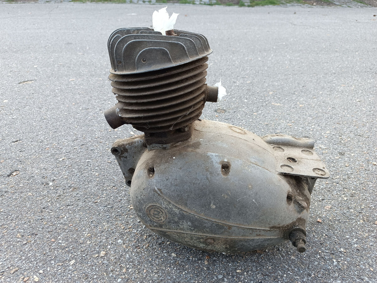 Motor ČZ 125T - 3